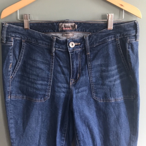 Torrid Boyfriend Straight Vintage Stretch Mid-Rise Jean. Size 10 tall. Stretch. - Picture 4 of 10